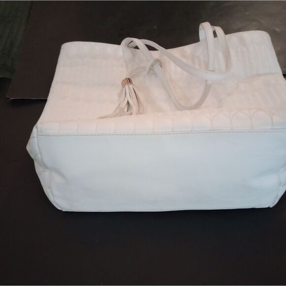 🆕👜SR2 Sondra Roberts Quilted Tote Shoulder Bag with Tassel - Picture 8 of 9